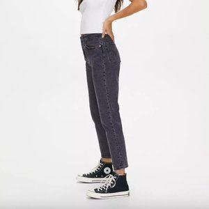 Aritzia Vintage Levi’s Straight High Rise Wedgie Jeans